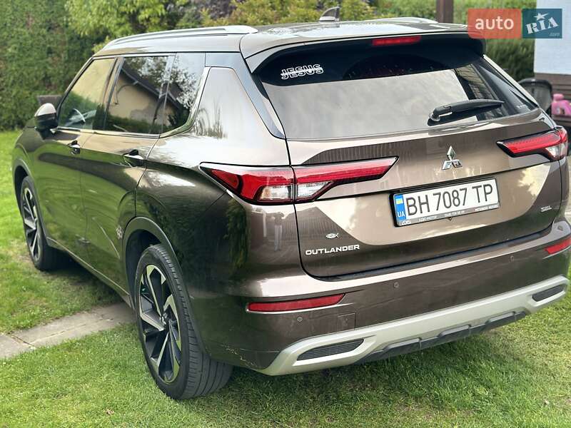 Внедорожник / Кроссовер Mitsubishi Outlander 2021 в Одессе