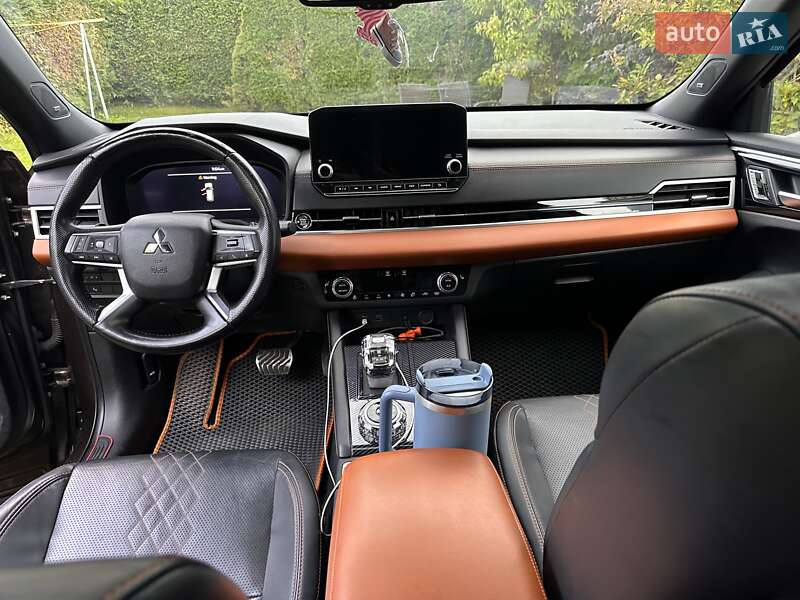 Внедорожник / Кроссовер Mitsubishi Outlander 2021 в Одессе