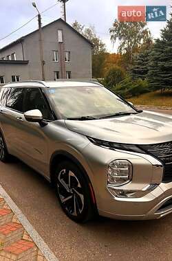 Позашляховик / Кросовер Mitsubishi Outlander 2022 в Краснограді