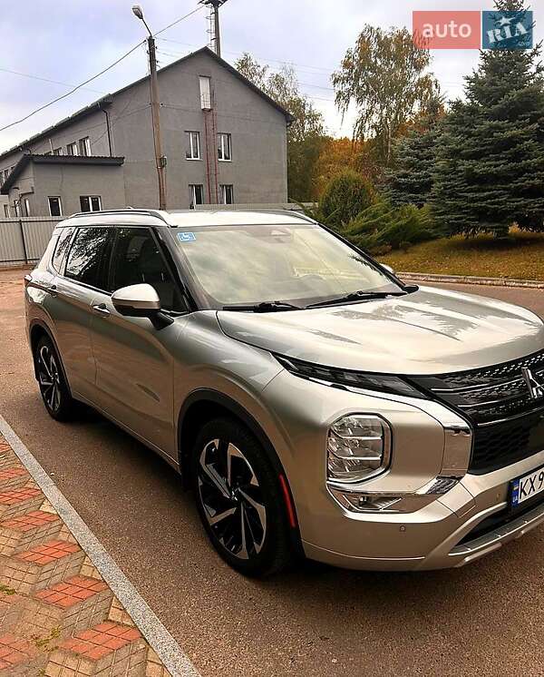 Mitsubishi Outlander 2022