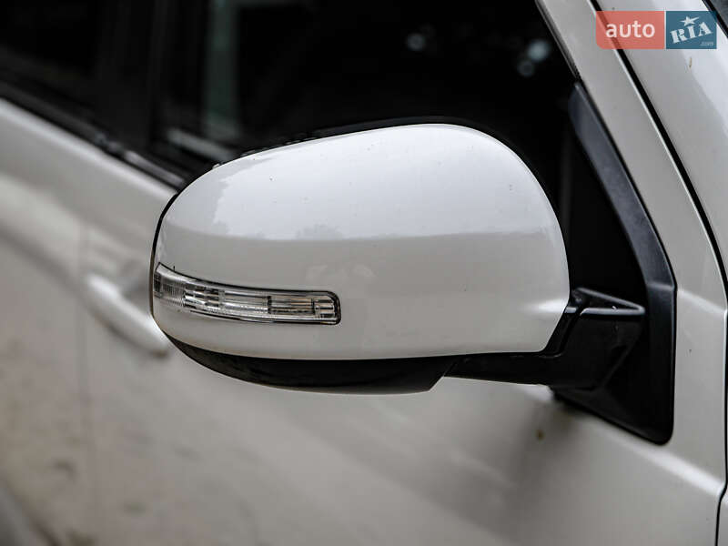 Внедорожник / Кроссовер Mitsubishi Outlander 2010 в Бродах