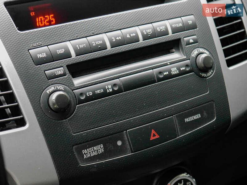 Внедорожник / Кроссовер Mitsubishi Outlander 2010 в Бродах