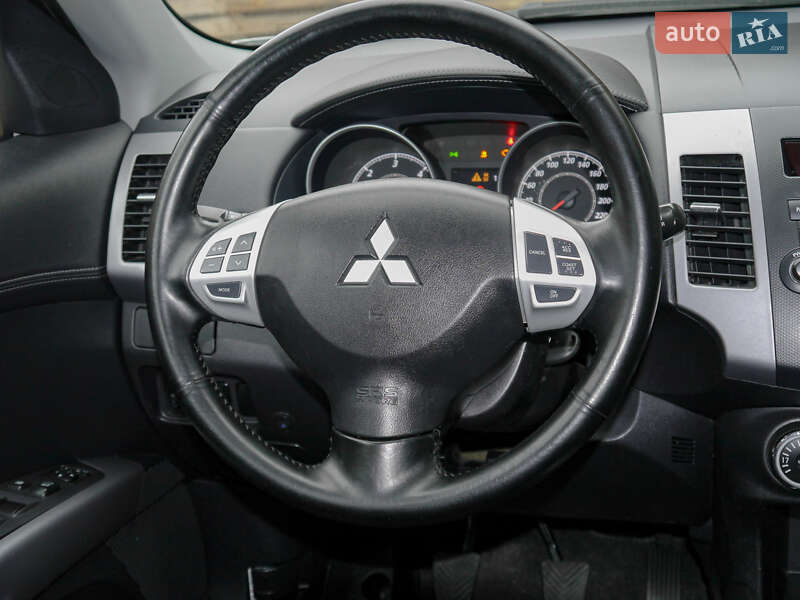 Внедорожник / Кроссовер Mitsubishi Outlander 2010 в Бродах