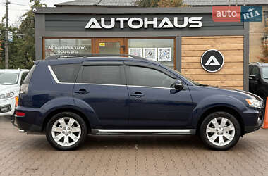 Внедорожник / Кроссовер Mitsubishi Outlander 2011 в 