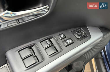 Внедорожник / Кроссовер Mitsubishi Outlander 2011 в 