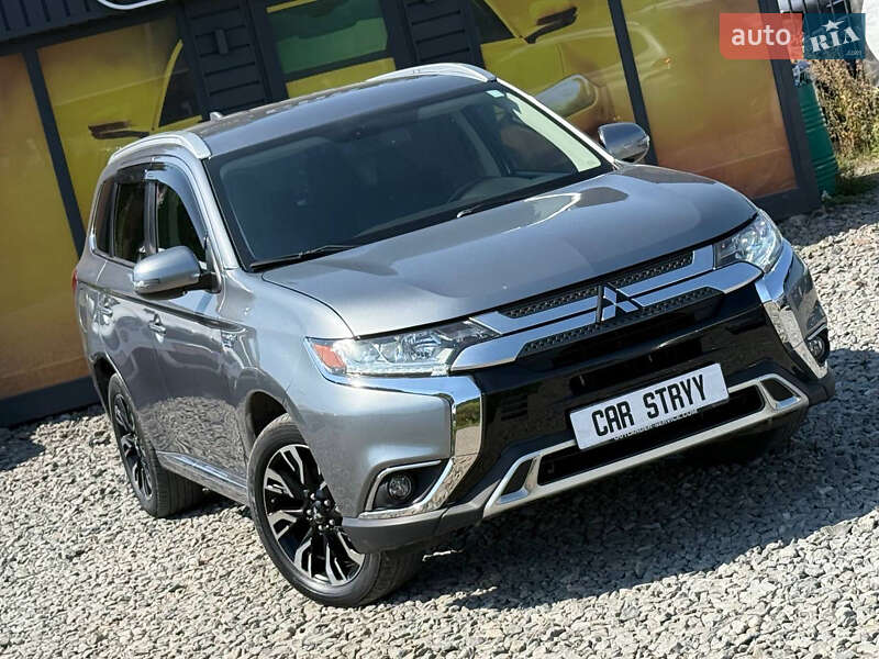 Внедорожник / Кроссовер Mitsubishi Outlander 2018 в Стрые