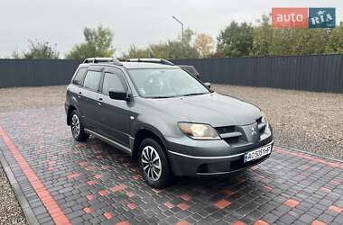 Внедорожник / Кроссовер Mitsubishi Outlander 2003 в Виноградове