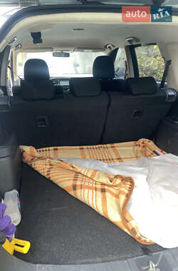 Внедорожник / Кроссовер Mitsubishi Outlander 2012 в 