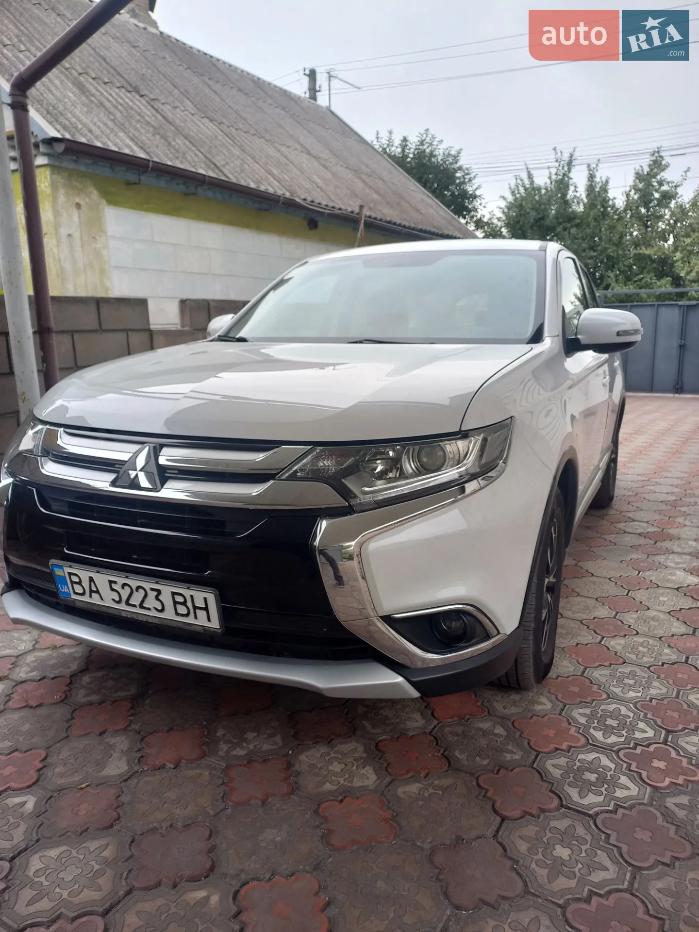2016 Mitsubishi Outlander - фото 1