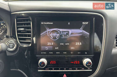 Внедорожник / Кроссовер Mitsubishi Outlander 2022 в 