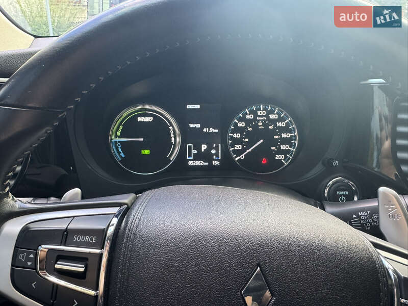 Внедорожник / Кроссовер Mitsubishi Outlander 2020 в Львове