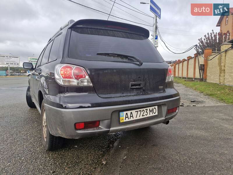 Внедорожник / Кроссовер Mitsubishi Outlander 2004 в Киеве