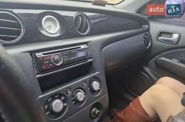 Внедорожник / Кроссовер Mitsubishi Outlander 2004 в 