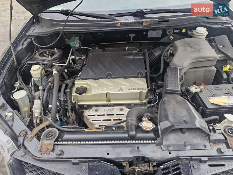 Внедорожник / Кроссовер Mitsubishi Outlander 2004 в Киеве