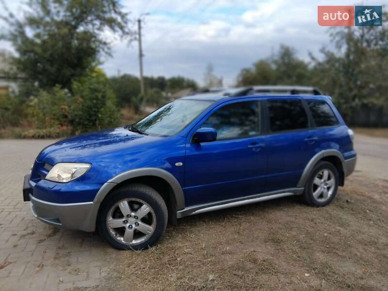 Внедорожник / Кроссовер Mitsubishi Outlander 2004 в Шевченкове