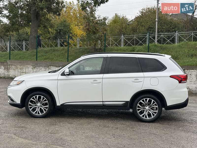 Позашляховик / Кросовер Mitsubishi Outlander 2016 в Тернополі