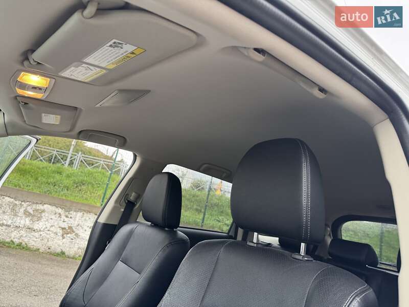 Позашляховик / Кросовер Mitsubishi Outlander 2016 в Тернополі