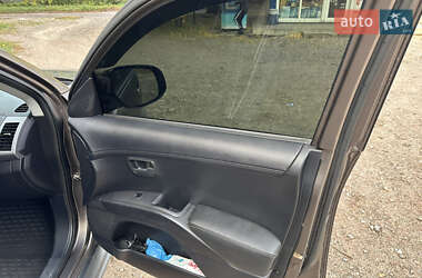 Внедорожник / Кроссовер Mitsubishi Outlander 2011 в 