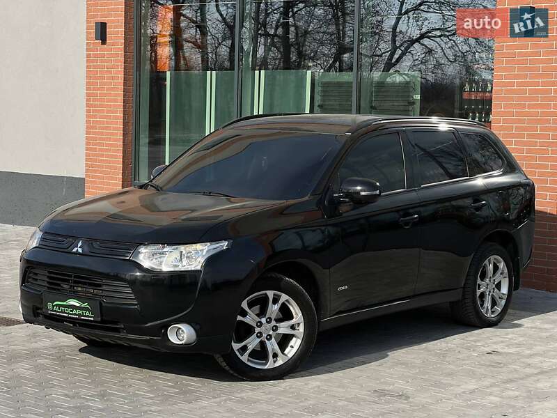 Внедорожник / Кроссовер Mitsubishi Outlander 2012 в Киеве