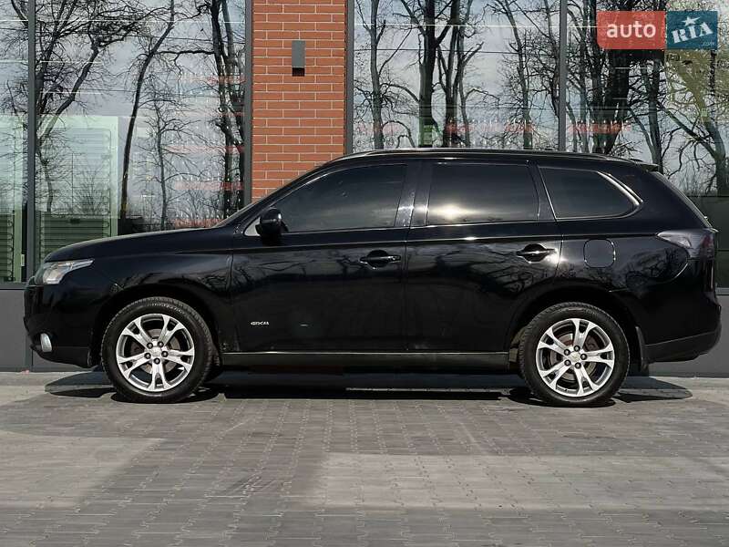 Внедорожник / Кроссовер Mitsubishi Outlander 2012 в Киеве
