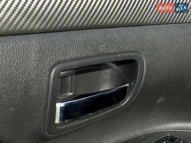 Внедорожник / Кроссовер Mitsubishi Outlander 2012 в Киеве
