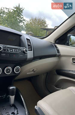 Позашляховик / Кросовер Mitsubishi Outlander 2007 в 