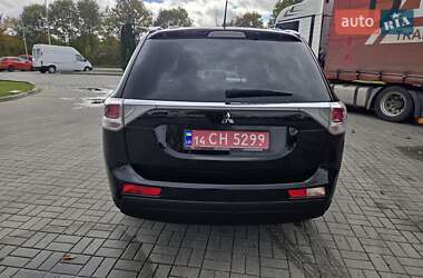 Внедорожник / Кроссовер Mitsubishi Outlander 2013 в 
