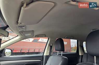 Внедорожник / Кроссовер Mitsubishi Outlander 2013 в 