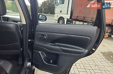 Внедорожник / Кроссовер Mitsubishi Outlander 2013 в 