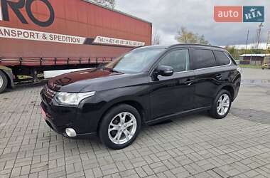 Внедорожник / Кроссовер Mitsubishi Outlander 2013 в 
