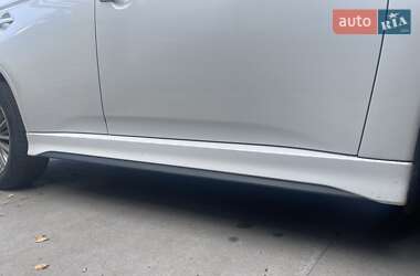 Внедорожник / Кроссовер Mitsubishi Outlander 2020 в 