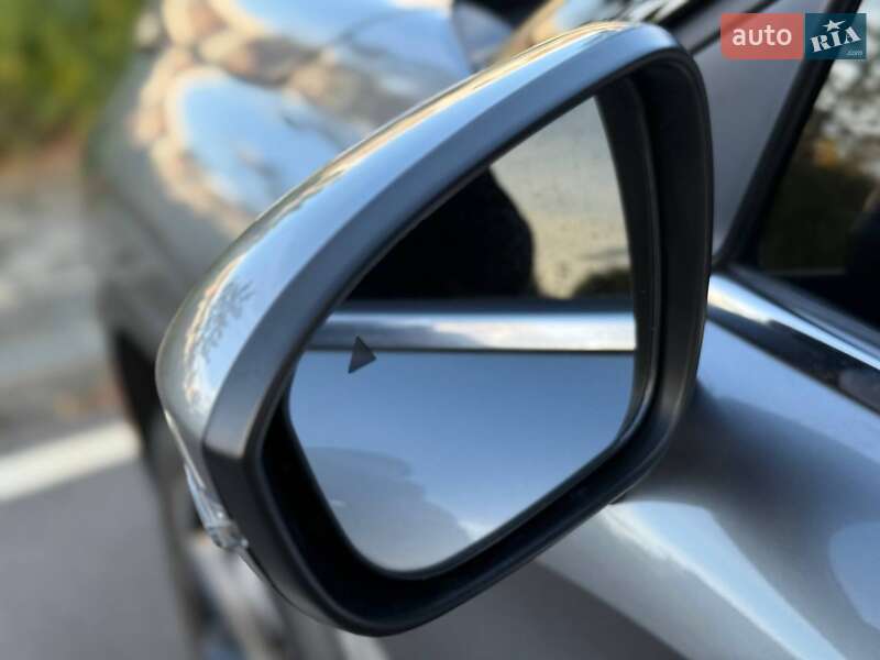 Внедорожник / Кроссовер Mitsubishi Outlander 2022 в Киеве