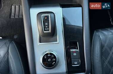 Внедорожник / Кроссовер Mitsubishi Outlander 2022 в 