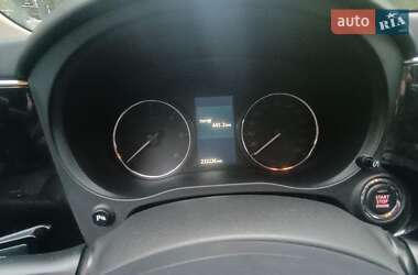 Внедорожник / Кроссовер Mitsubishi Outlander 2012 в 