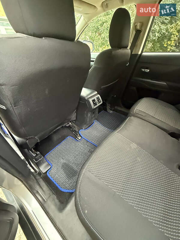 Позашляховик / Кросовер Mitsubishi Outlander 2018 в Запоріжжі