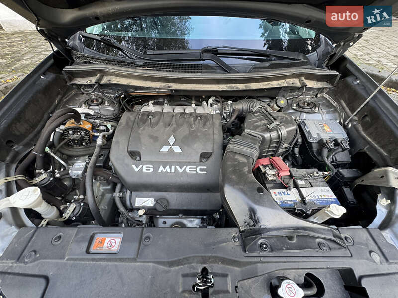 Внедорожник / Кроссовер Mitsubishi Outlander 2017 в Львове фото 22 Внедорожник / Кроссовер Mitsubishi Outlander 2017 в Львове
