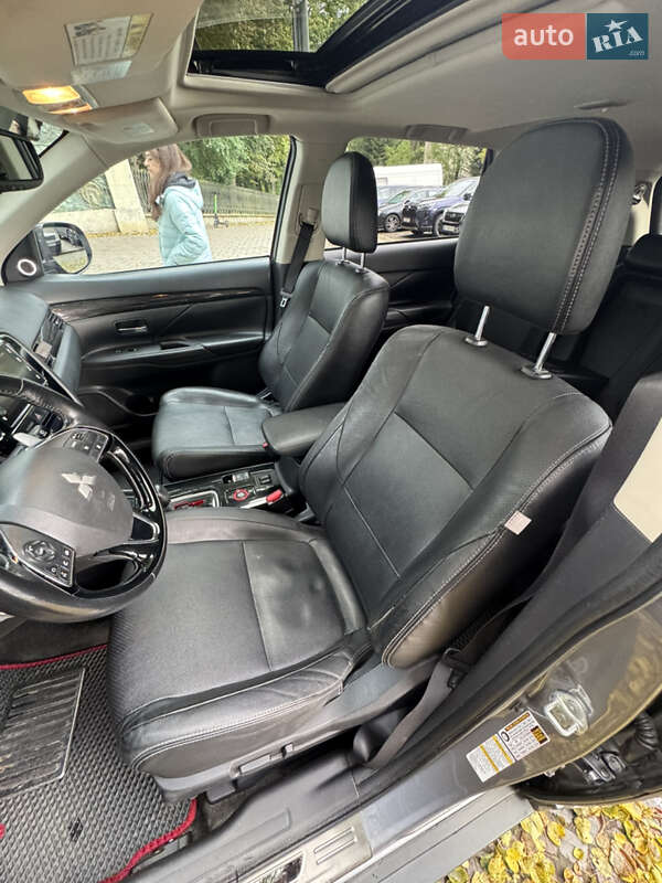 Внедорожник / Кроссовер Mitsubishi Outlander 2017 в Львове фото 32 Внедорожник / Кроссовер Mitsubishi Outlander 2017 в Львове