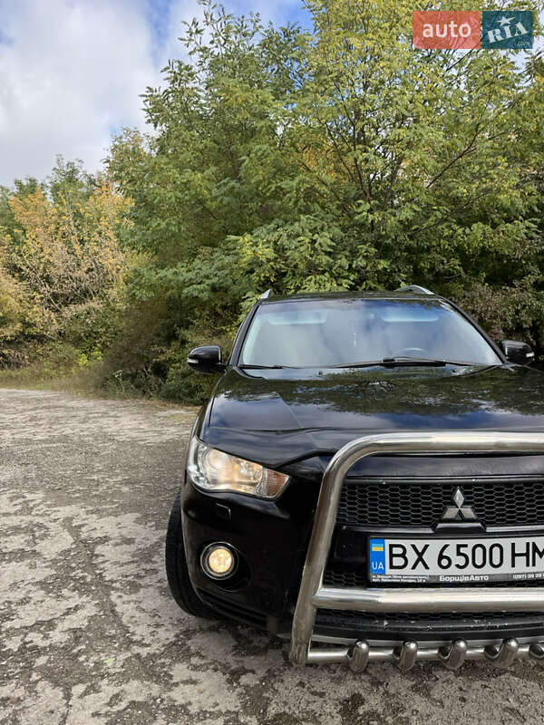 Внедорожник / Кроссовер Mitsubishi Outlander 2010 в Борщеве