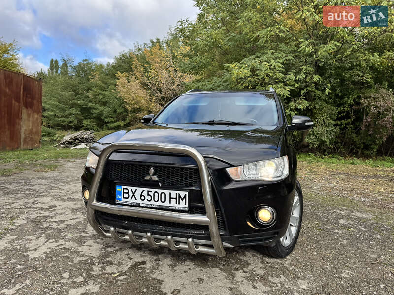 Внедорожник / Кроссовер Mitsubishi Outlander 2010 в Борщеве