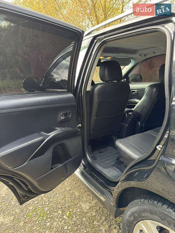 Внедорожник / Кроссовер Mitsubishi Outlander 2010 в Борщеве