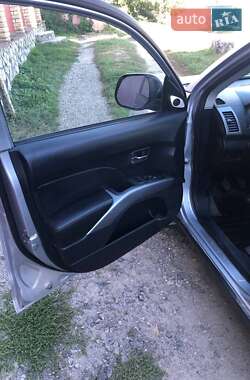 Внедорожник / Кроссовер Mitsubishi Outlander 2008 в 