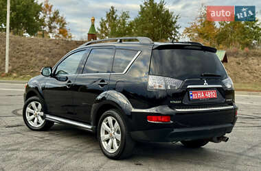 Внедорожник / Кроссовер Mitsubishi Outlander 2012 в 