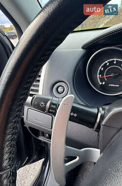 Внедорожник / Кроссовер Mitsubishi Outlander 2012 в 
