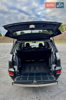 Внедорожник / Кроссовер Mitsubishi Outlander 2012 в 