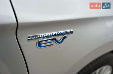 Внедорожник / Кроссовер Mitsubishi Outlander 2020 в 