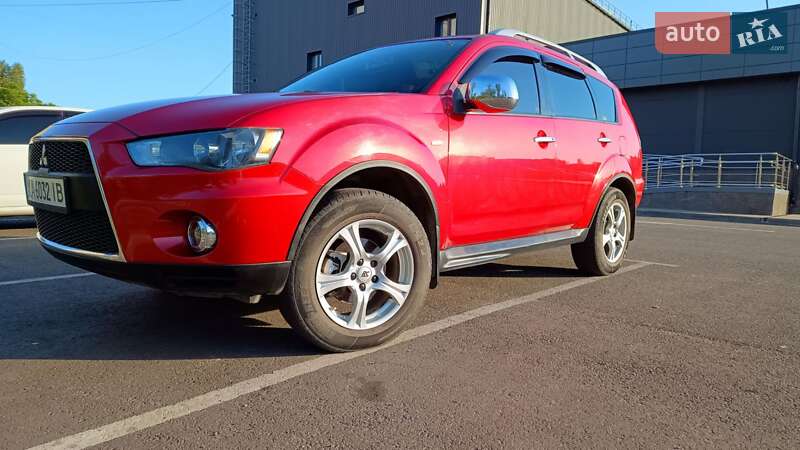 Внедорожник / Кроссовер Mitsubishi Outlander 2010 в Кривом Роге