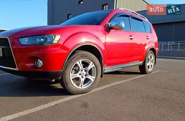Внедорожник / Кроссовер Mitsubishi Outlander 2010 в 