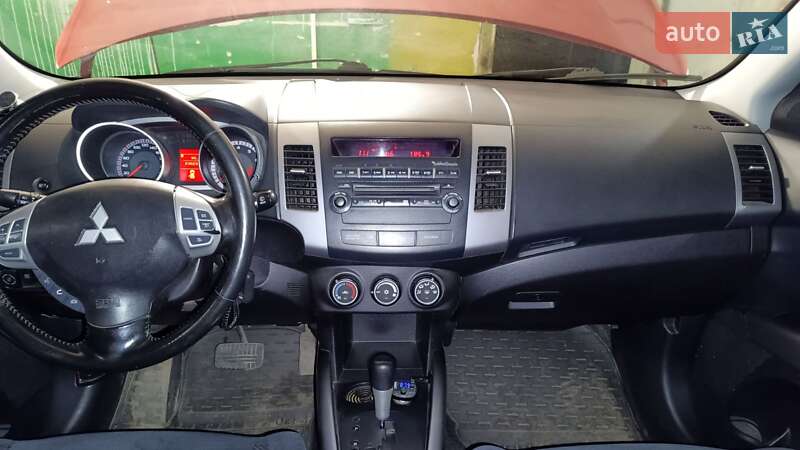 Внедорожник / Кроссовер Mitsubishi Outlander 2010 в Кривом Роге
