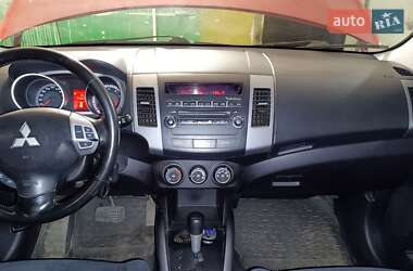 Внедорожник / Кроссовер Mitsubishi Outlander 2010 в Кривом Роге