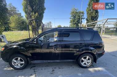 Внедорожник / Кроссовер Mitsubishi Outlander 2011 в 